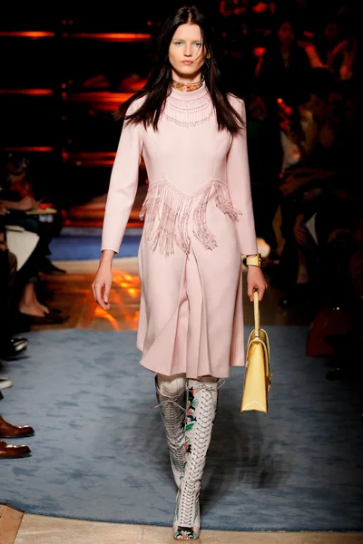 Look 37